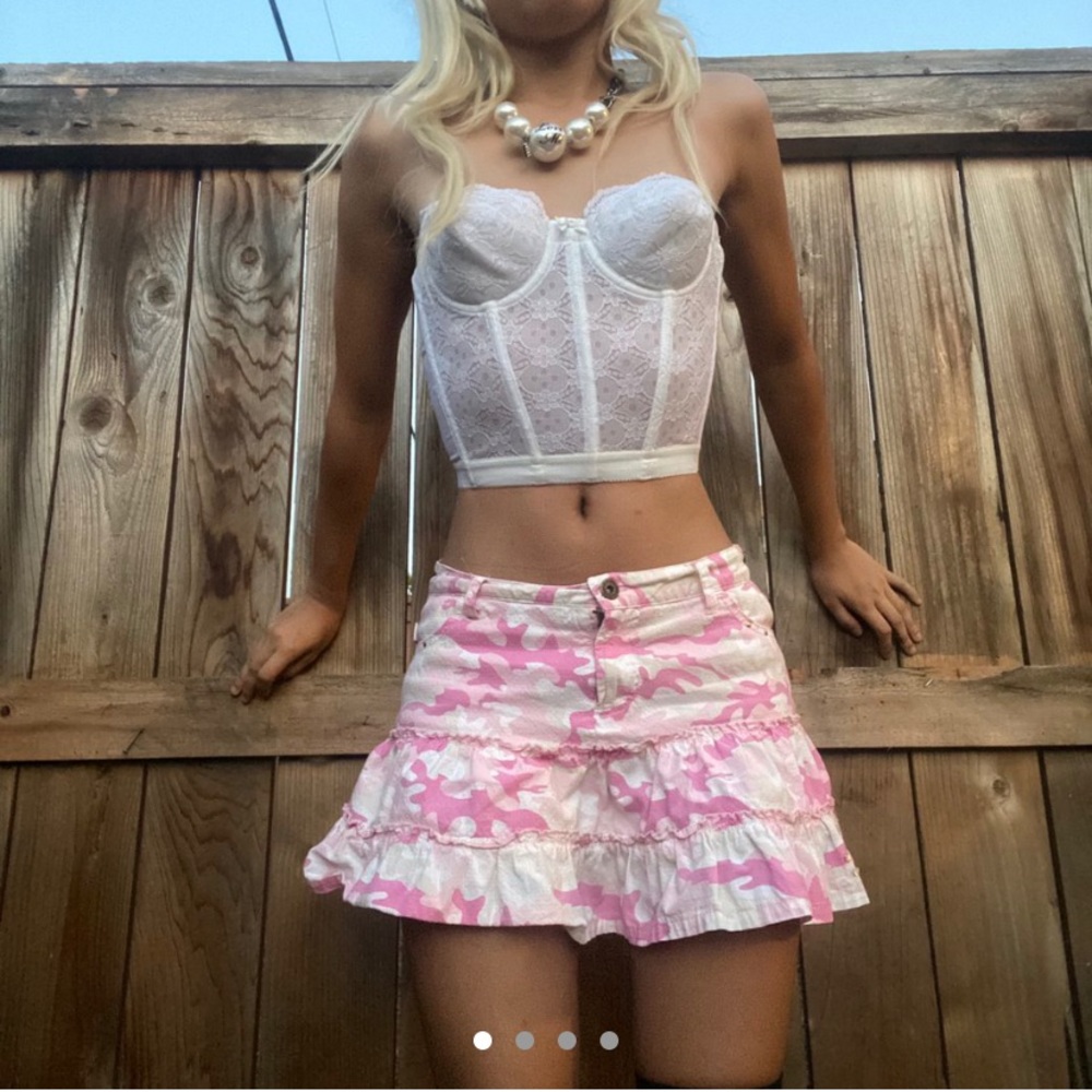 XSOLDXwhite lace vintage bustier corset 🤍🐇